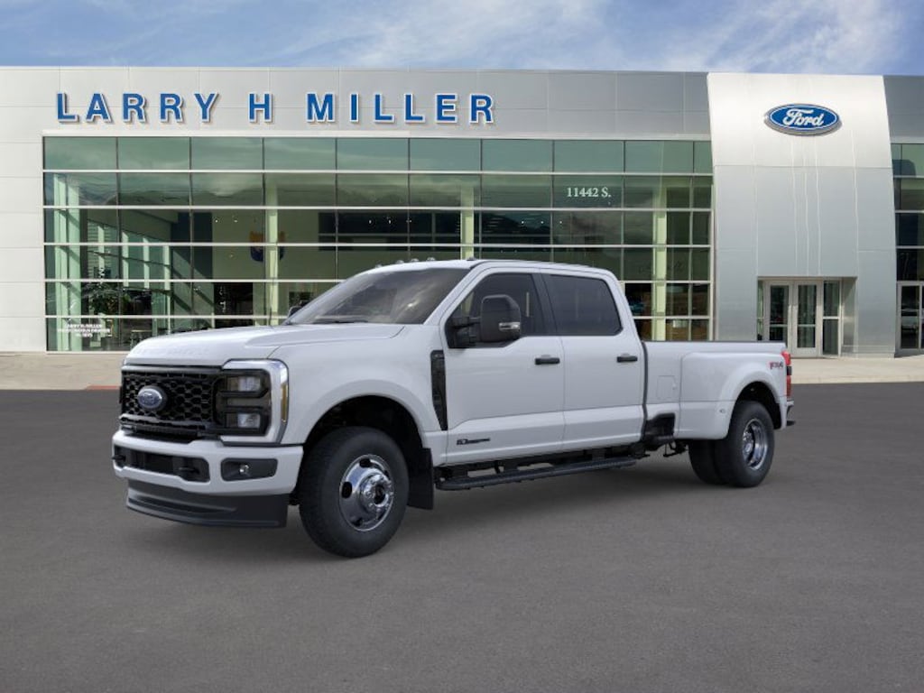 New 2026 Ford Super Duty F-350 DRW XL 4WD Crew Cab 8' Box V8 Engine