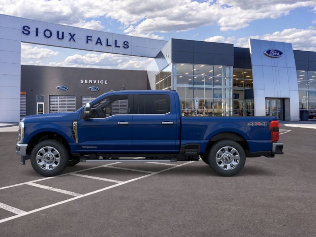 New 2026 Ford F-350 Lariat Truck Crew Cab
