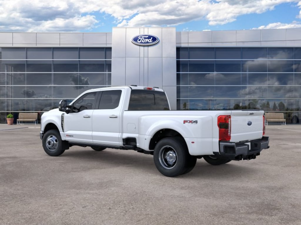 New 2026 Ford F-350 Lariat Truck Crew Cab