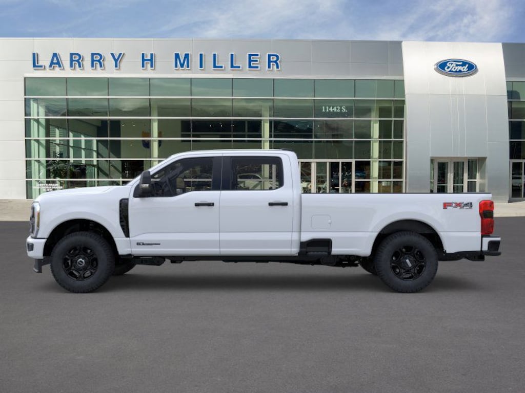 New 2026 Ford Super Duty F-350 SRW XL 4WD Crew Cab 8' Box V8 Engine