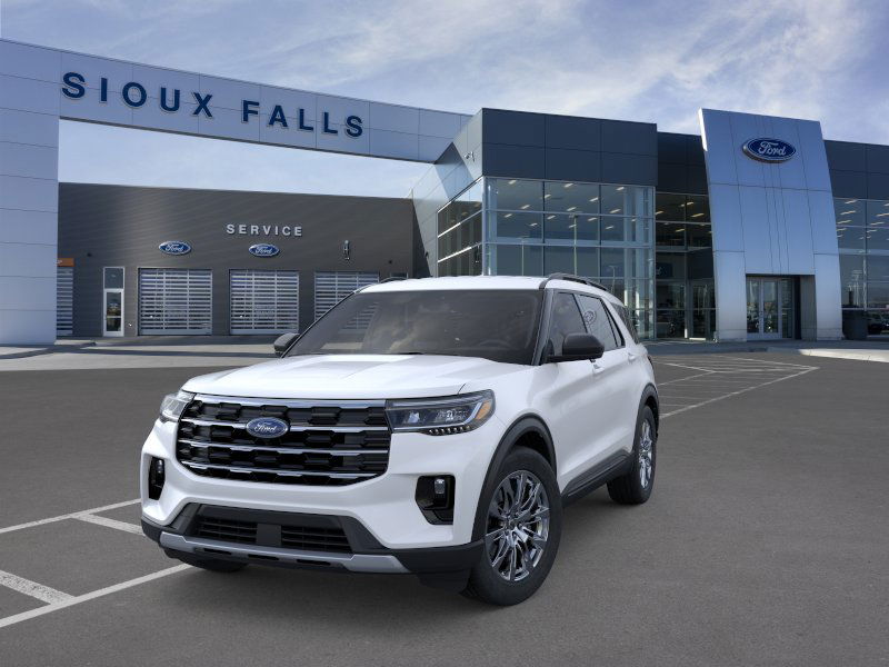 2026 Ford Explorer photo 2