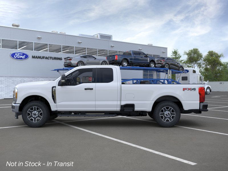 2025 Ford F-350 XLT photo 3