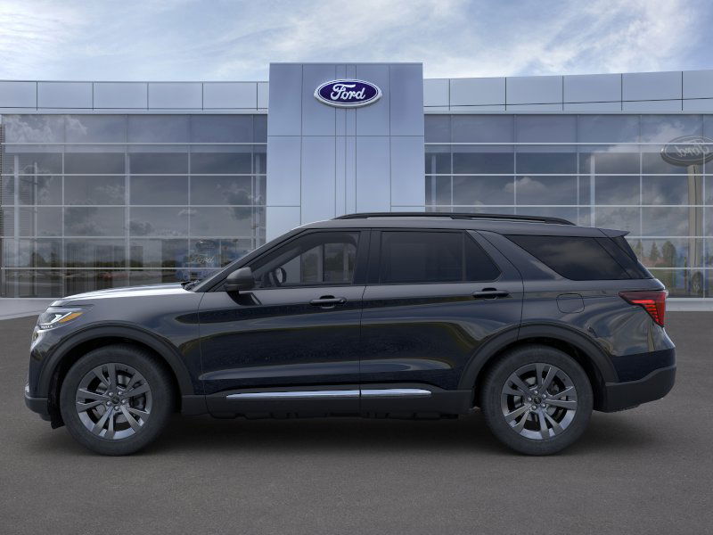 2025 Ford Explorer photo 3