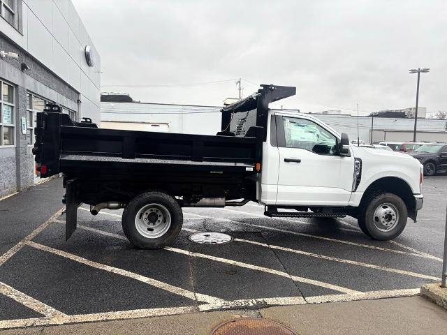 2026 Ford F-350 Super Duty Chassis Cab XL - Photo 25