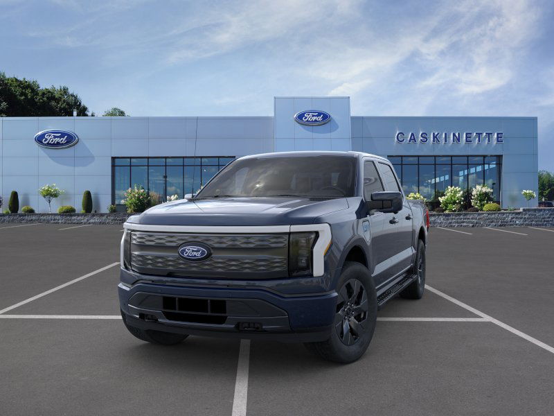 2025 Ford F-150 Lightning Lariat photo 2