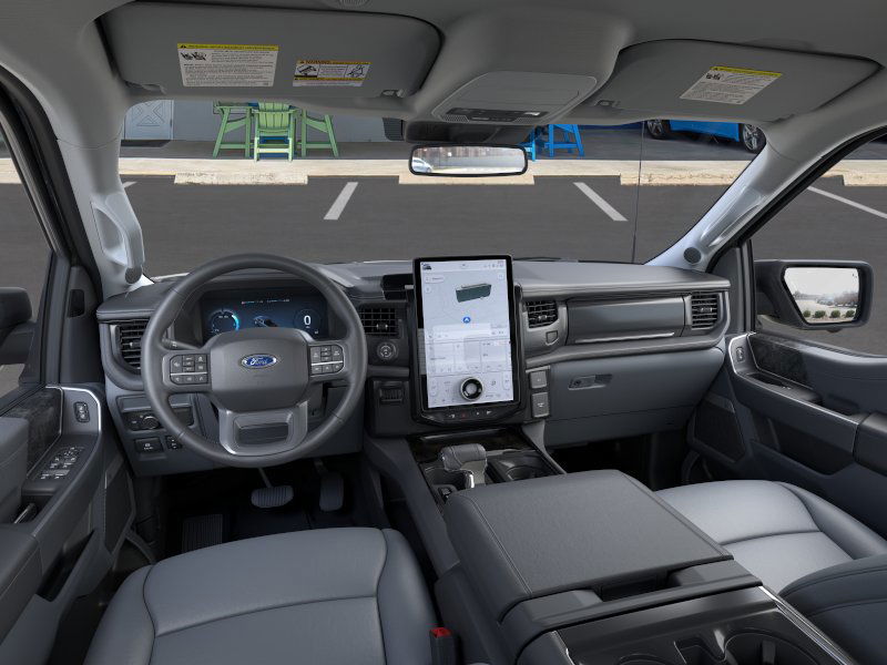 2025 Ford F-150 Lightning Flash photo 31