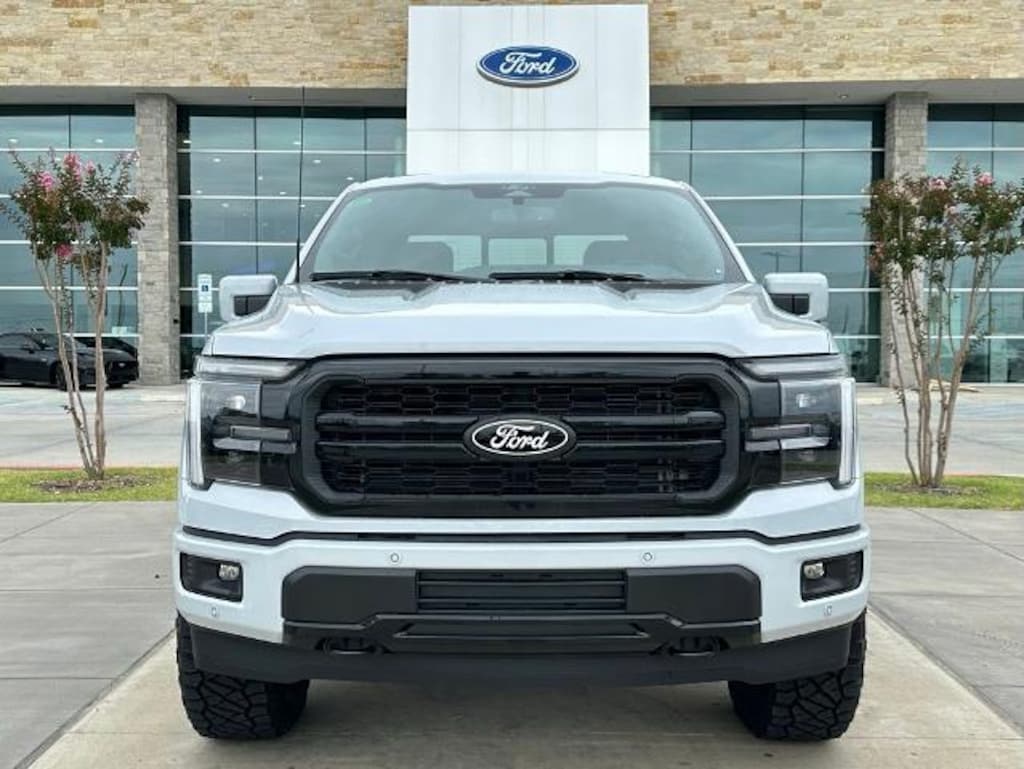 New 2025 Ford F-150 Lariat 2.5" Level Truck SuperCrew Cab