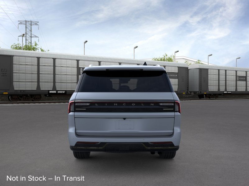 Thumbnail: 2025 Lincoln Navigator L - 13