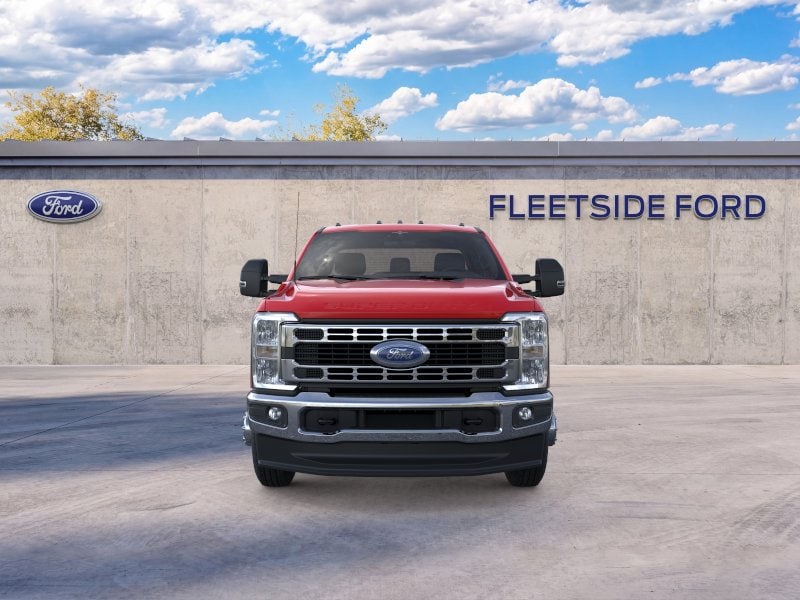 2025 Ford F-350 Super Duty Chassis Cab XLT - Photo 28
