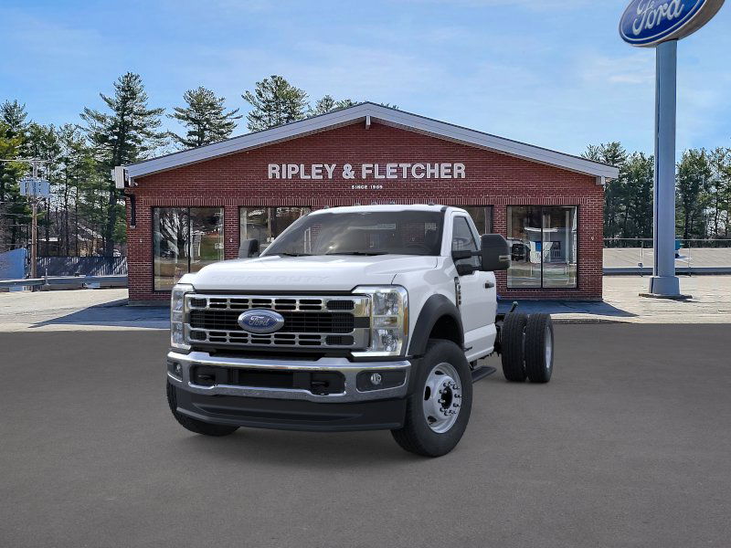 2025 Ford F-600 photo 2