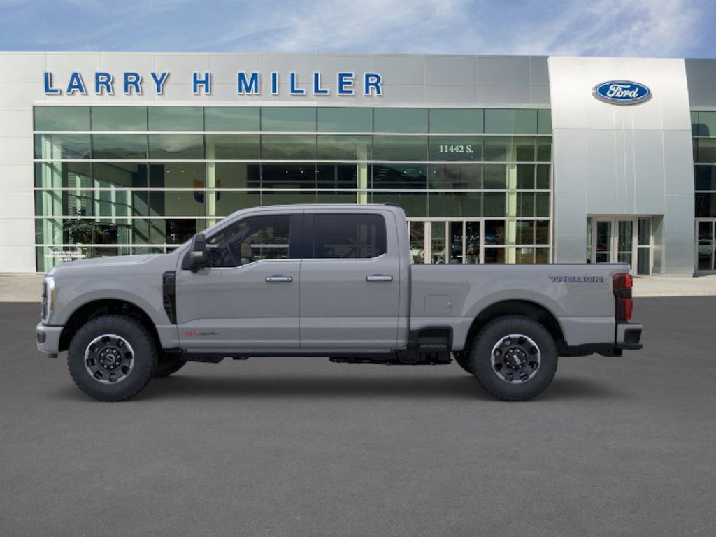 New 2026 Ford Super Duty F-350 SRW Platinum 4WD Crew Cab 6-3/4' Box V8 Engine