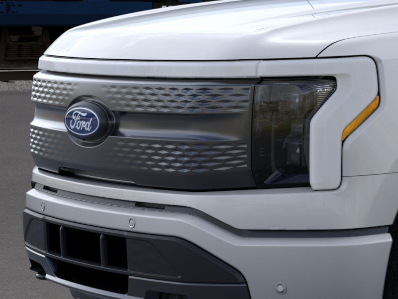 2025 Ford F-150 Lightning Flash 39