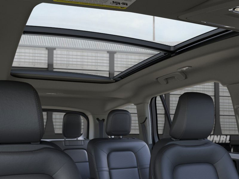 Thumbnail: 2025 Lincoln Aviator - 31