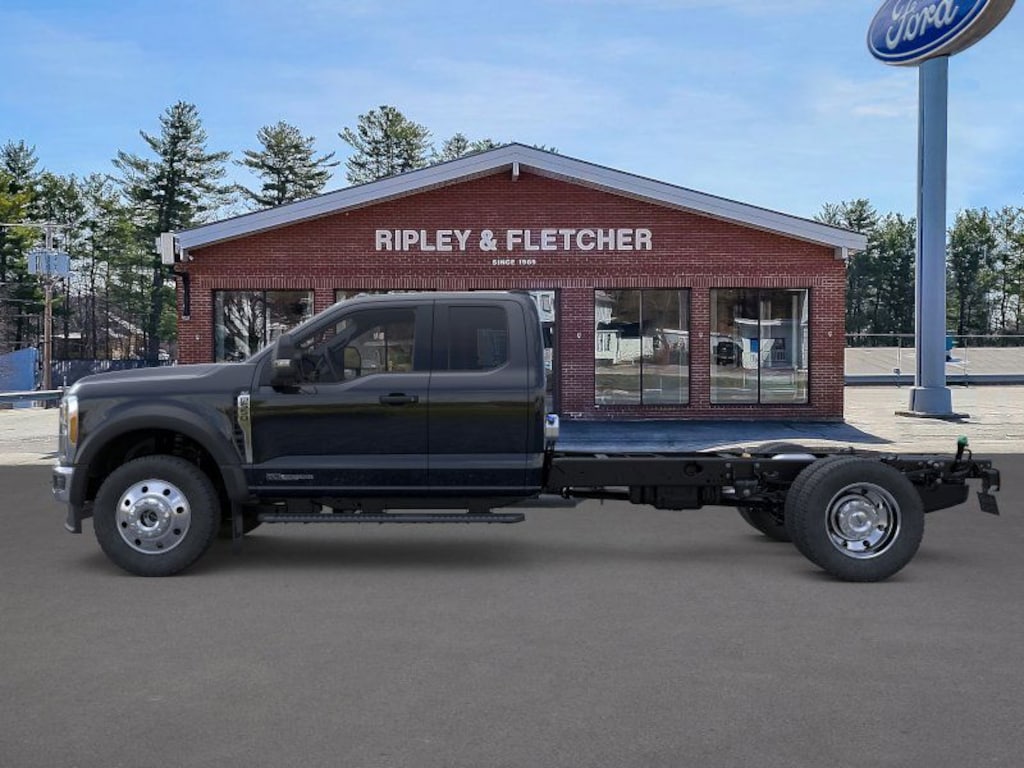 New 2026 Ford Super Duty F-550 DRW XLT XLT 4WD SuperCab 192 WB 84 CA