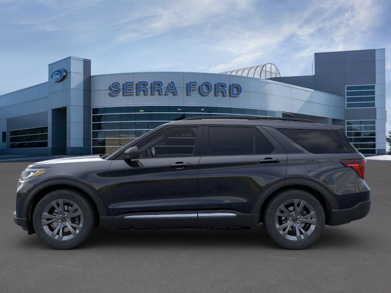 2025 Ford Explorer photo 3