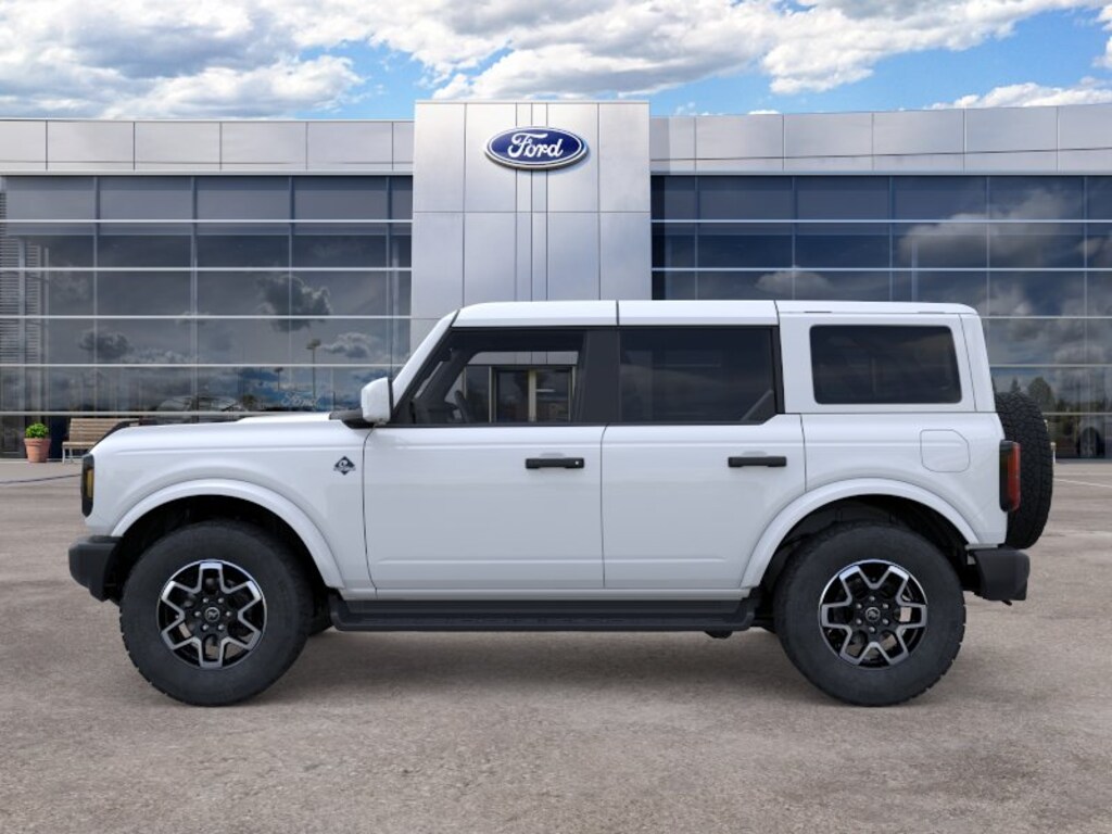 New 2026 Ford Bronco Outer Banks SUV