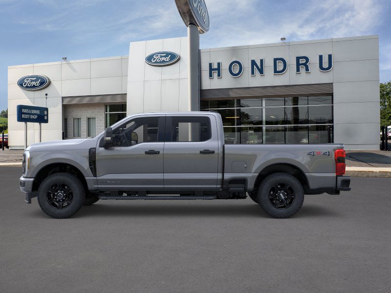 2025 Ford F-250 photo 3
