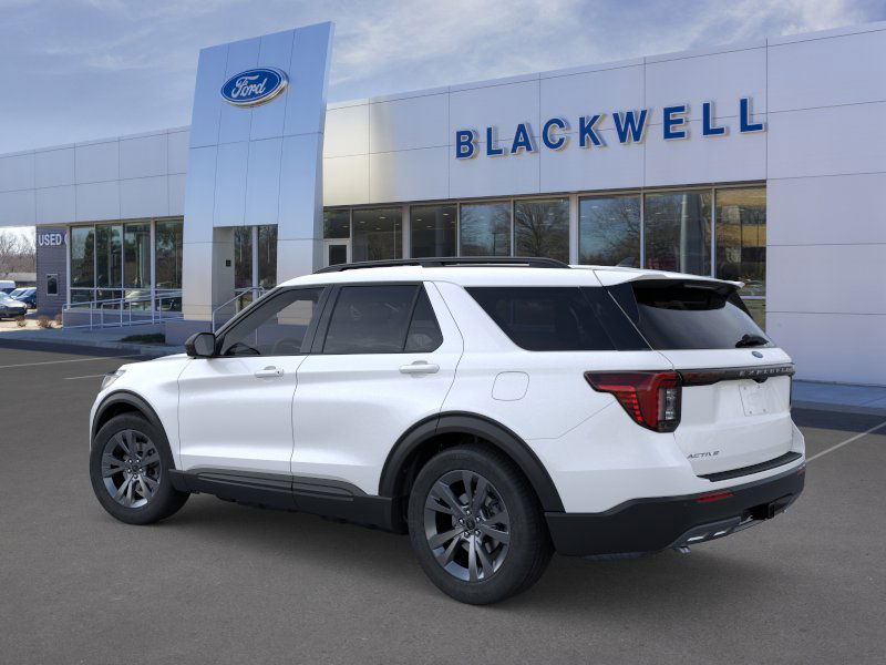 2026 Ford Explorer photo 4
