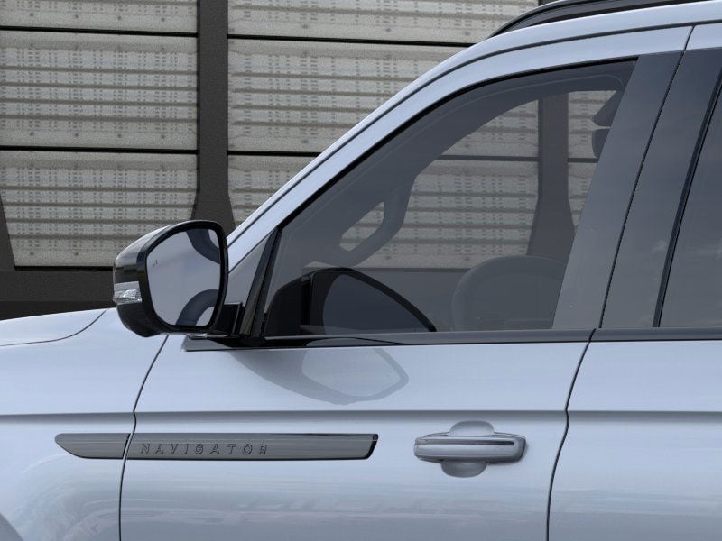 Thumbnail: 2025 Lincoln Navigator - 28