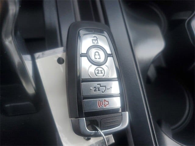 2025 Ford F-150 Lariat photo 13