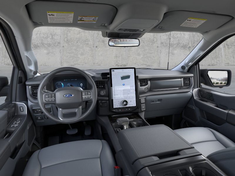 2025 Ford F-150 Lightning Flash - Photo 9