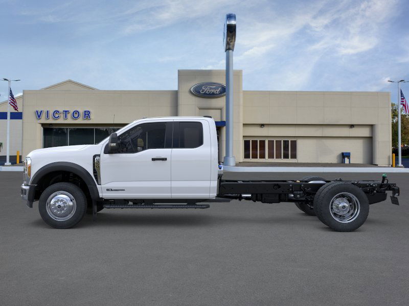 2026 Ford F-450 photo 3