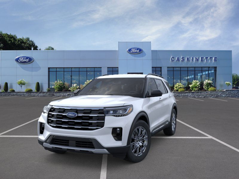2025 Ford Explorer photo 2