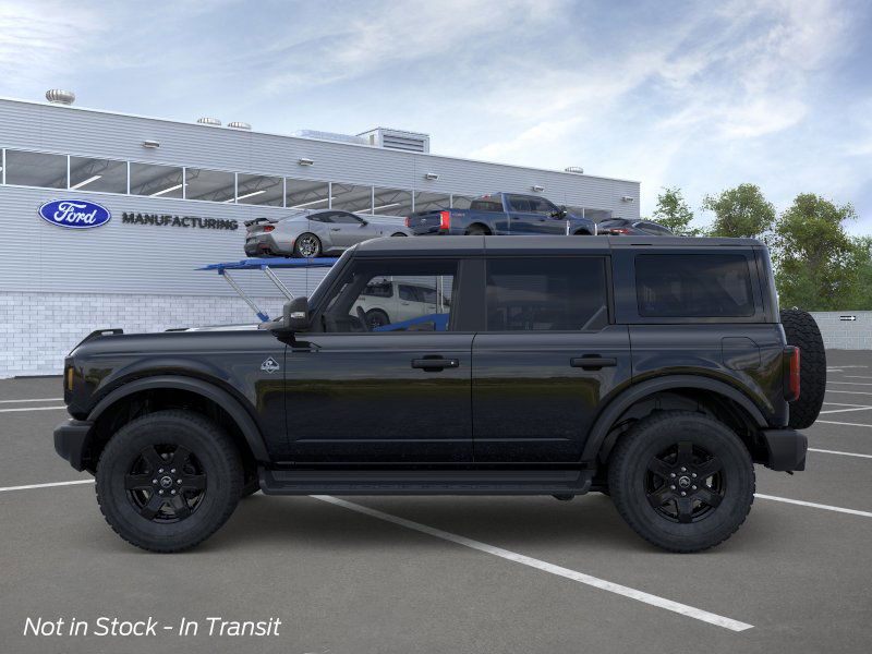 2025 Ford Bronco Outer Banks photo 3