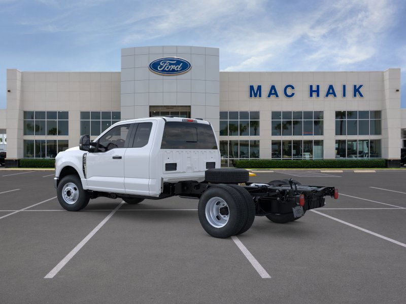 2025 Ford F-350 XL photo 4