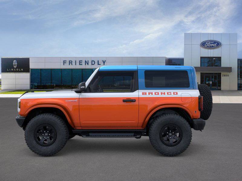 2025 Ford Bronco First Edition photo 3