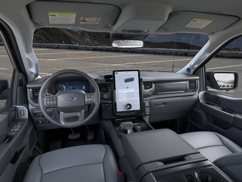 2025 Ford F-150 Lightning Flash - Photo 31