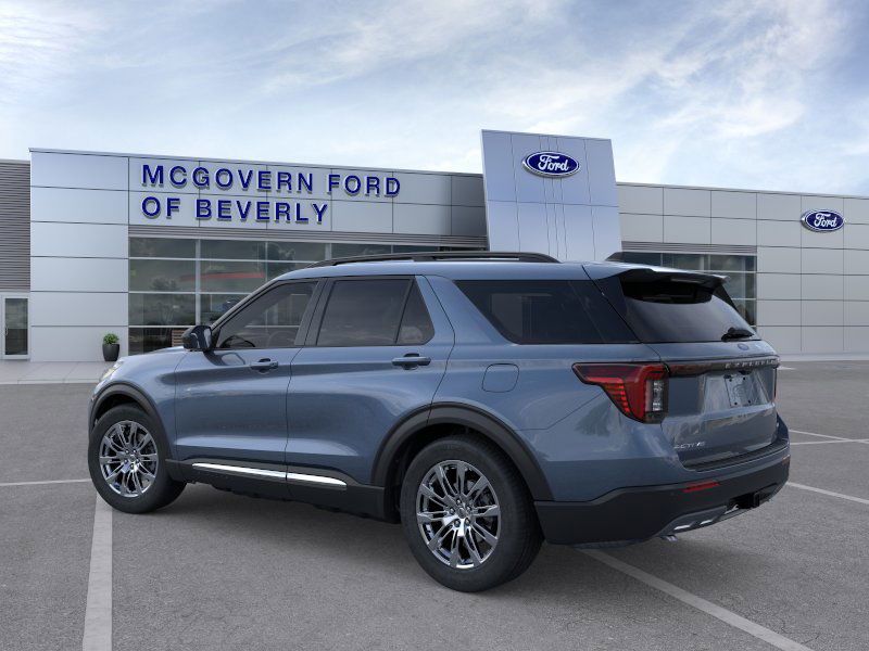2025 Ford Explorer photo 3