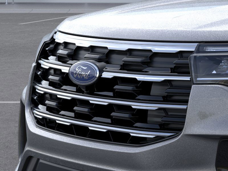 2025 Ford Explorer photo 2