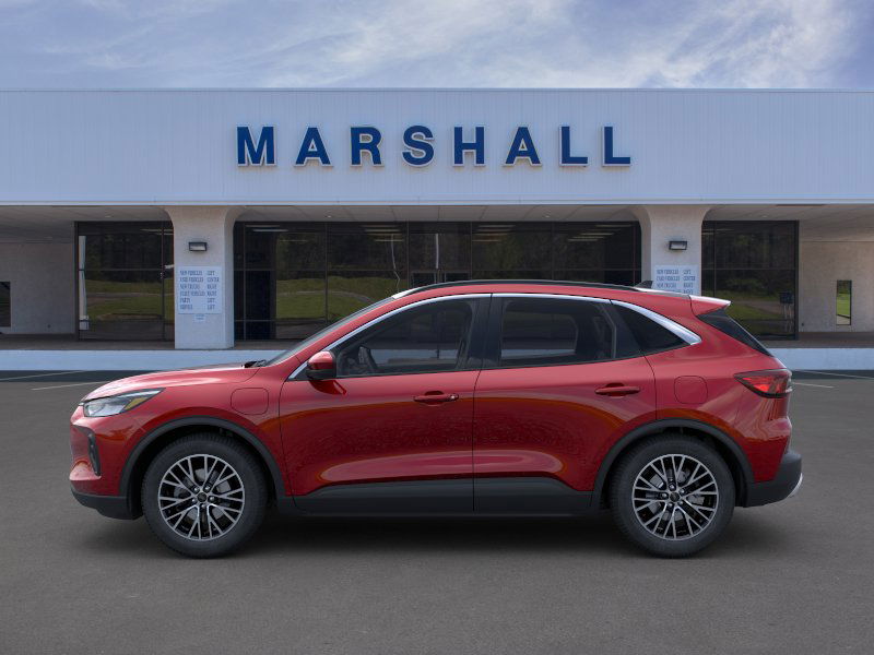 2025 Ford Escape Titanium photo 3