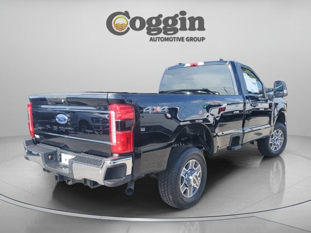 2025 Ford F-350 Super Duty XLT - Photo 38