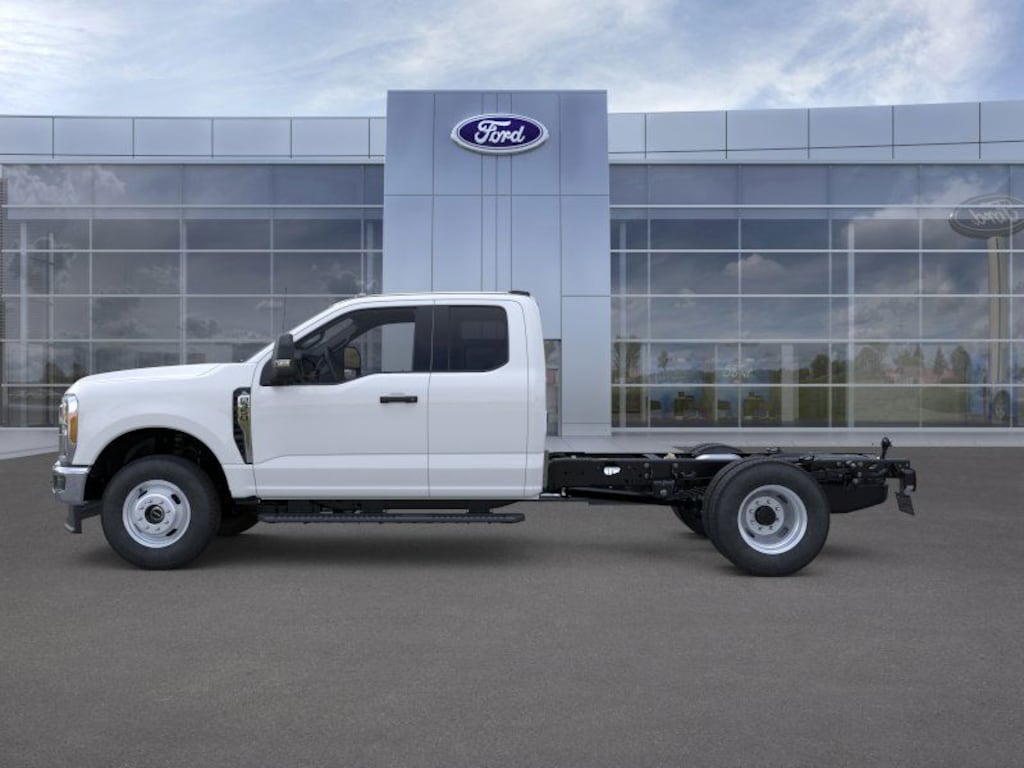 New 2025 Ford F-350 Chassis Truck Super Cab