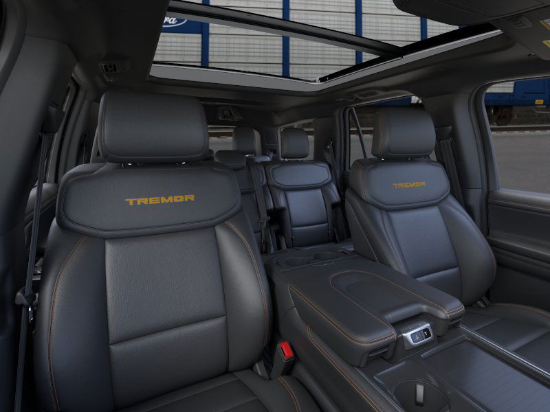 2025 Ford Expedition photo 7