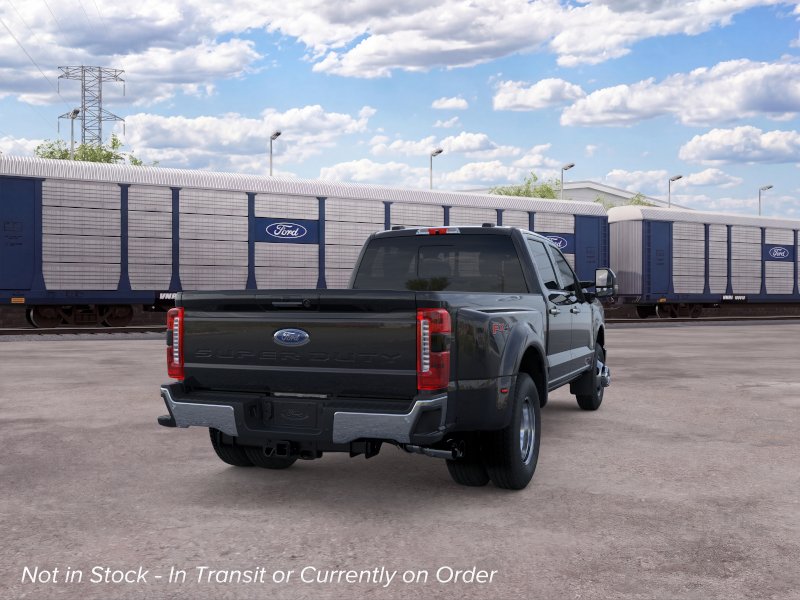 Super Duty F-350&reg; Lariat&reg; TRUCK