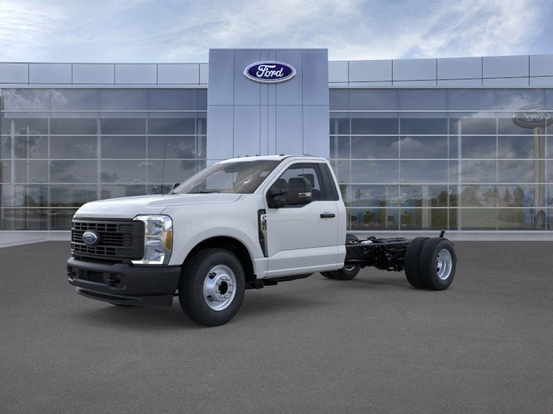 2026 Ford F-350 Super Duty Chassis Cab XL's photo
