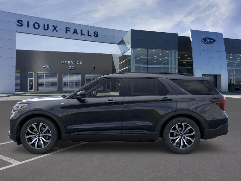 2026 Ford Explorer ST-Line photo 2