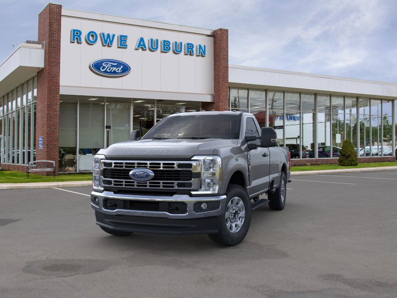 2025 Ford F-350 XLT photo 4