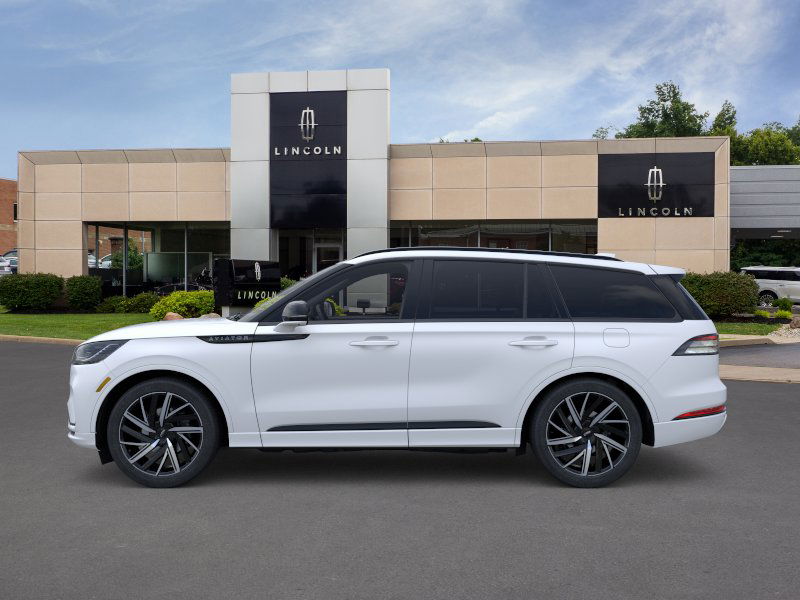 2025 Lincoln Aviator Black Label photo 3