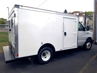 New 19 Ford E 350 Cutaway Duracube 10ft Box Oxford White On Sale At Kelly Ford Beverly Ma Vin 1fdwe3f65kdc