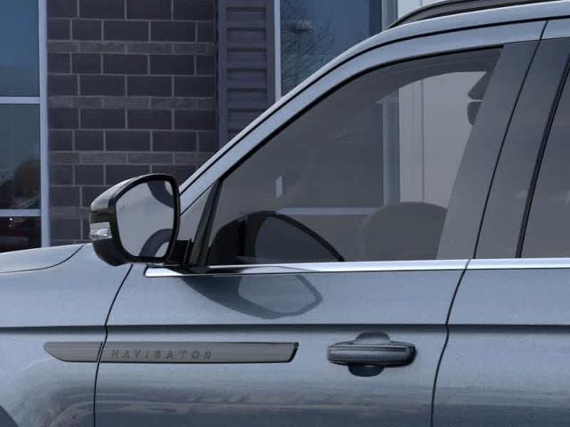 Thumbnail: 2025 Lincoln Navigator - 43