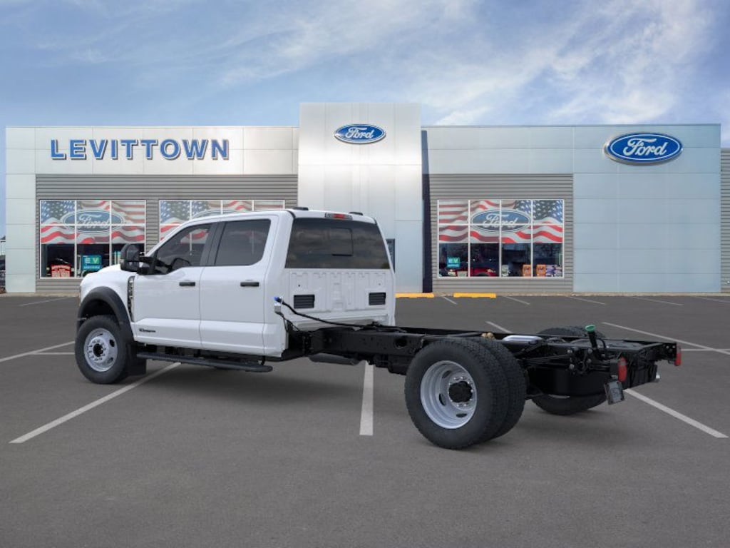 New 2026 Ford Super Duty F-550 DRW XL XL 4WD Crew Cab 179 WB 60 CA