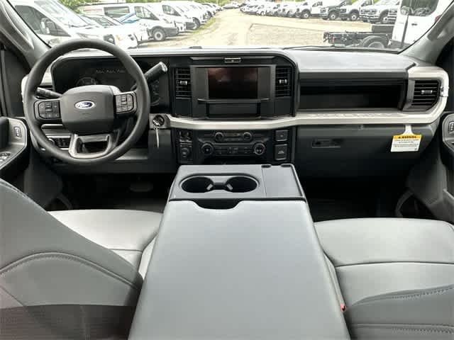 Thumbnail: 2025 Ford  - 42