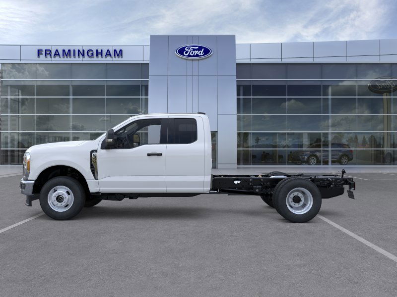 2026 Ford F-350 photo 3