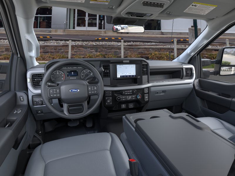 2025 Ford F-350 Super Duty Chassis Cab XLT - Photo 41