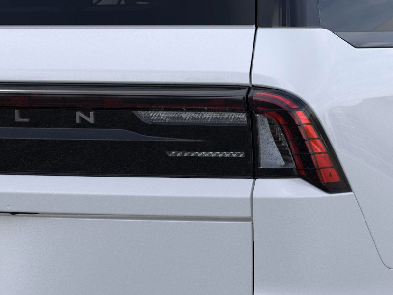 Thumbnail: 2025 Lincoln Navigator - 44