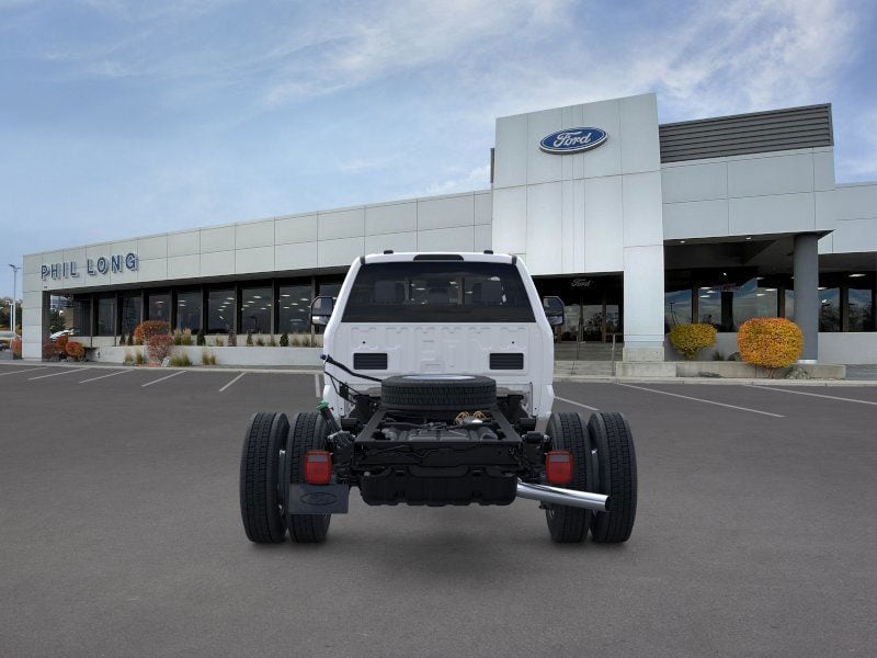 2025 Ford F-550 Super Duty Chassis Cab XL - Photo 28